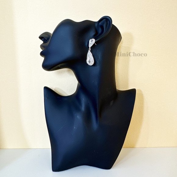 Gold Tone Bridal Teardrops Statement Crystal Dangle Earrings - Picture 6 of 7